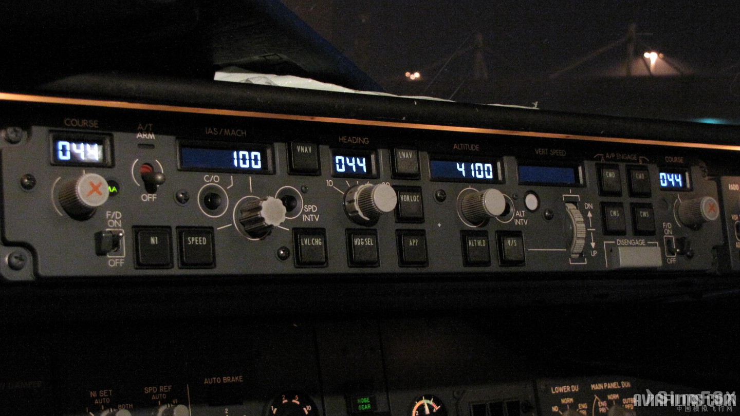 boeing-737-autopilot.jpg