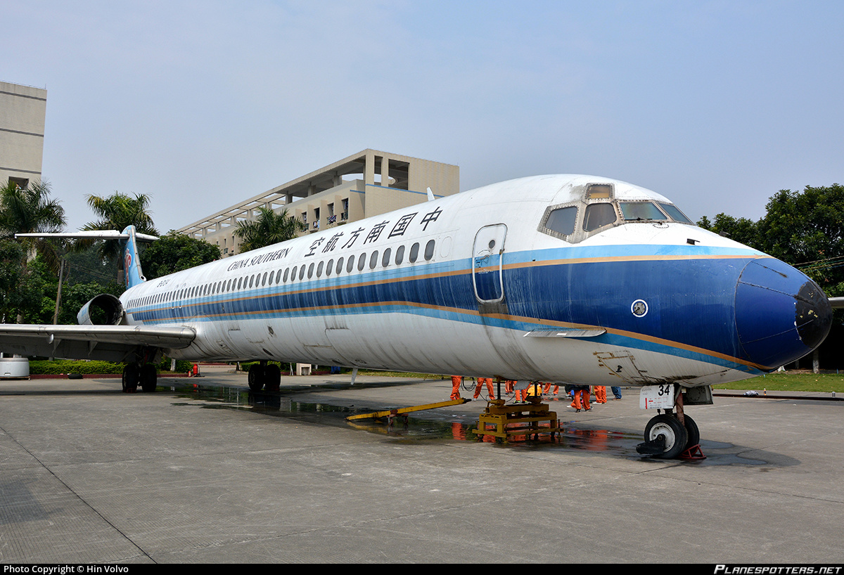 b-2134-china-southern-airlines-mcdonnell-douglas-md-82_PlanespottersNet_603763.jpg