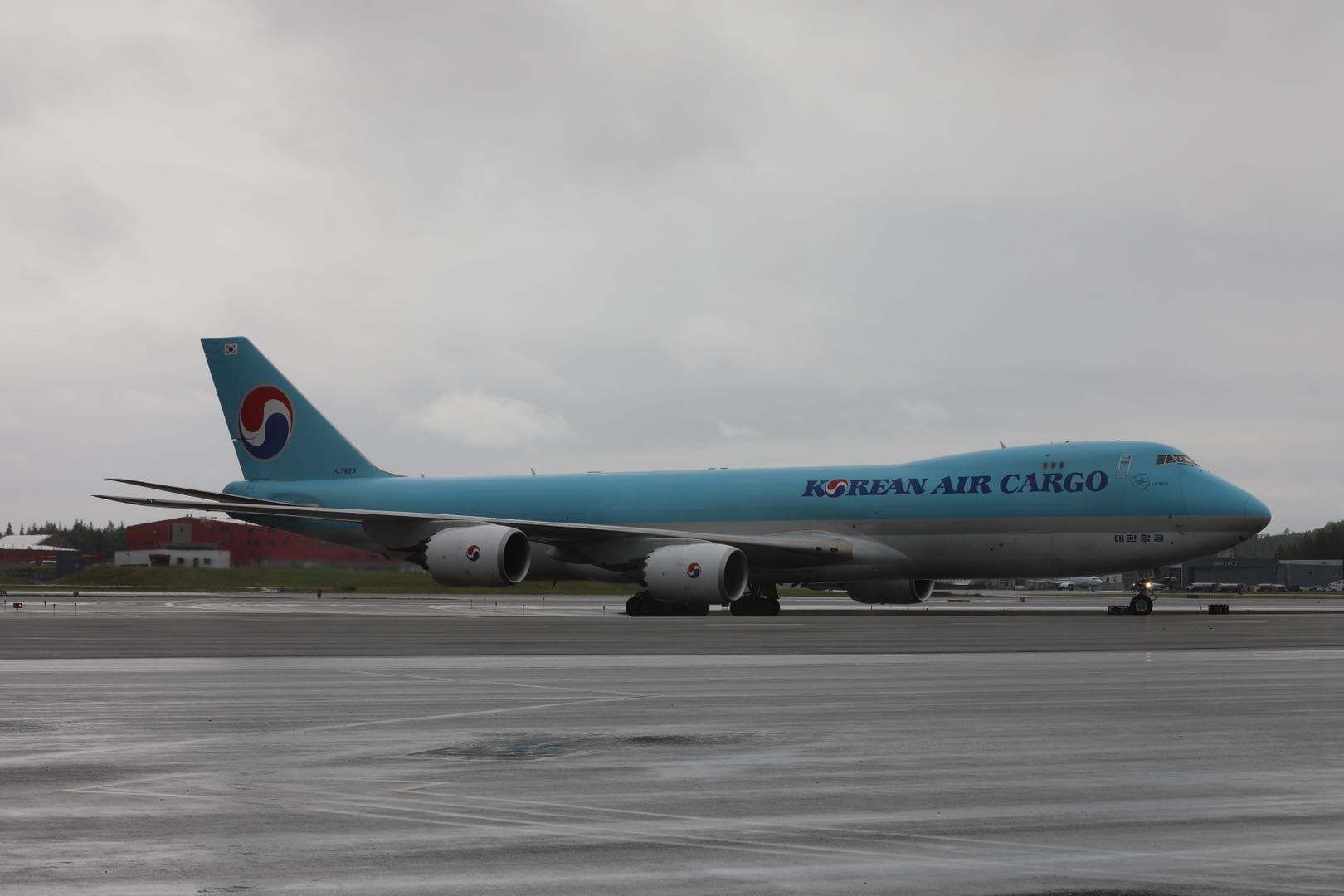 747-8F.jpg