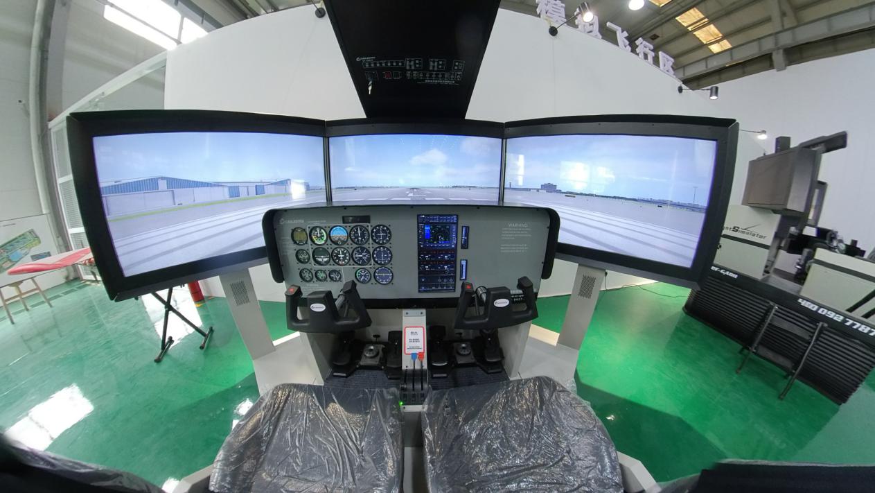 科普级双座盘式飞行模拟体验舱图片